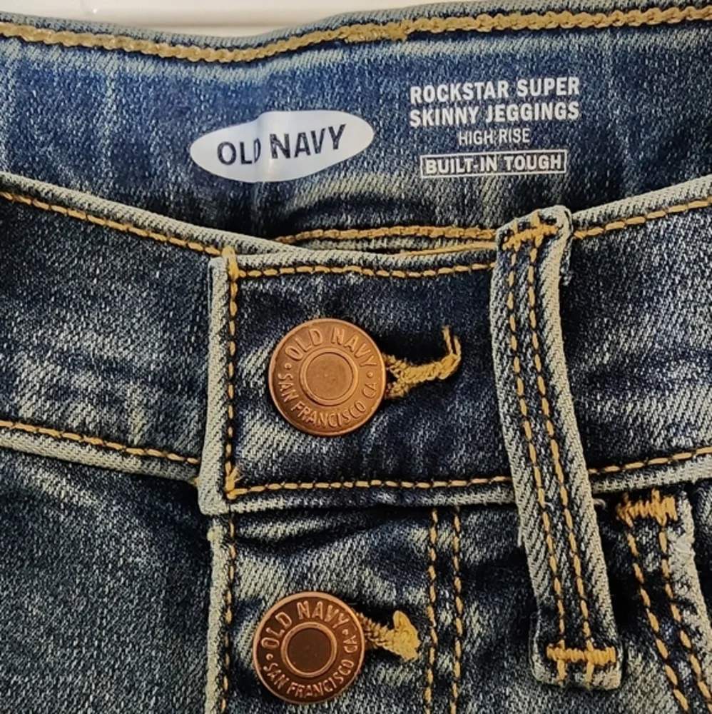 Old navy Rockstar super skinny jegging‎ highrise distressed jean